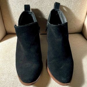 Steve Madden Black Suede Low Ankle Boots - 9.5